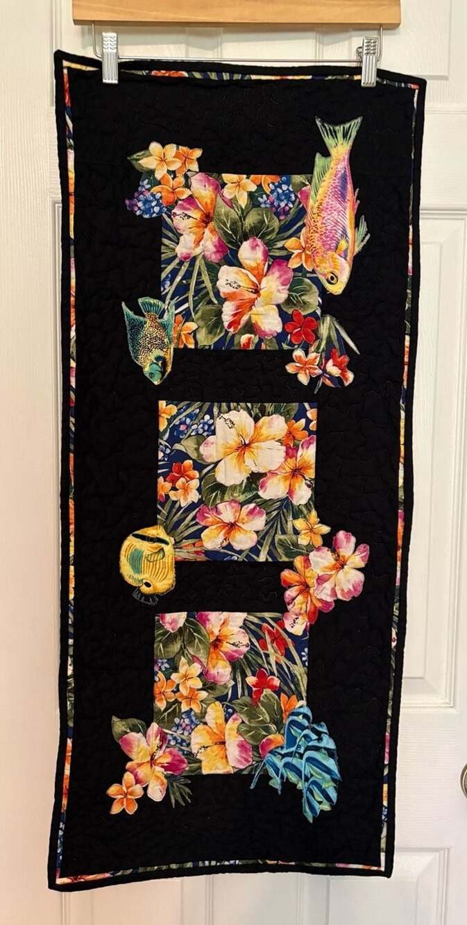 EUC Handmade Tropical Hawaiian Quilted Table Runner 36 x 16